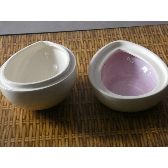 Vintage 1975 Bell Ceramics Trinket Egg - Personalized, Handmade & Hand Painted - Picture 3 of 4